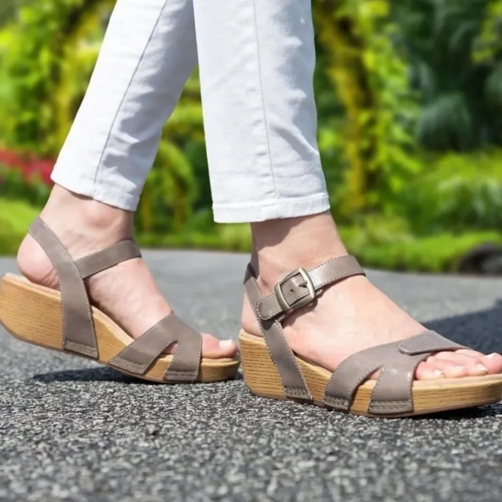 DANSKO LAURIE BURNISHED CALF STONE LEATHER SANDAL 39 WEDGE CASUAL VACATION